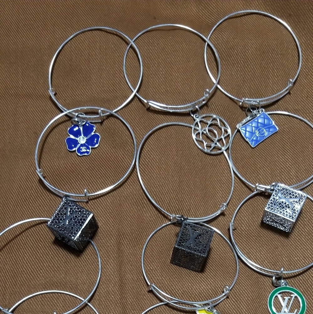 Charm bracelets - Picture 2 of 7